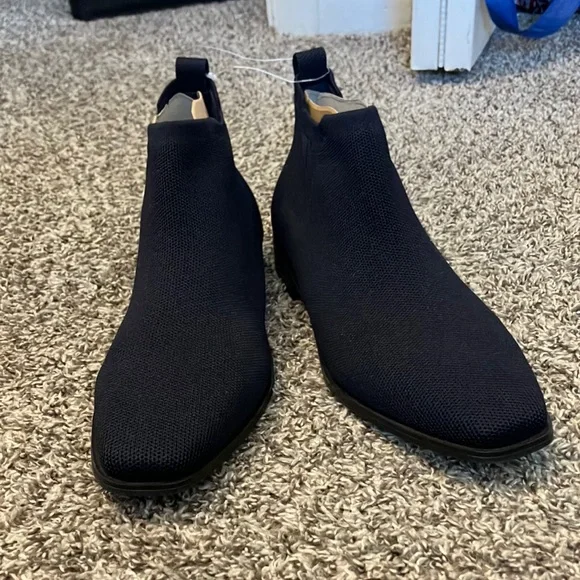 NWOT VIVAIA Sleek Blue Ankle Boots with Elastic Panels - Picture 3 of 7